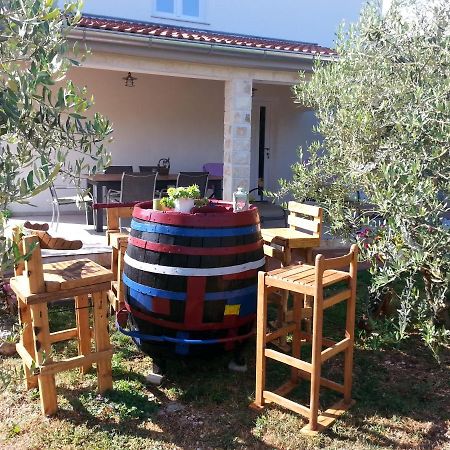 Holiday Home Hrast Debeljak Екстер'єр фото