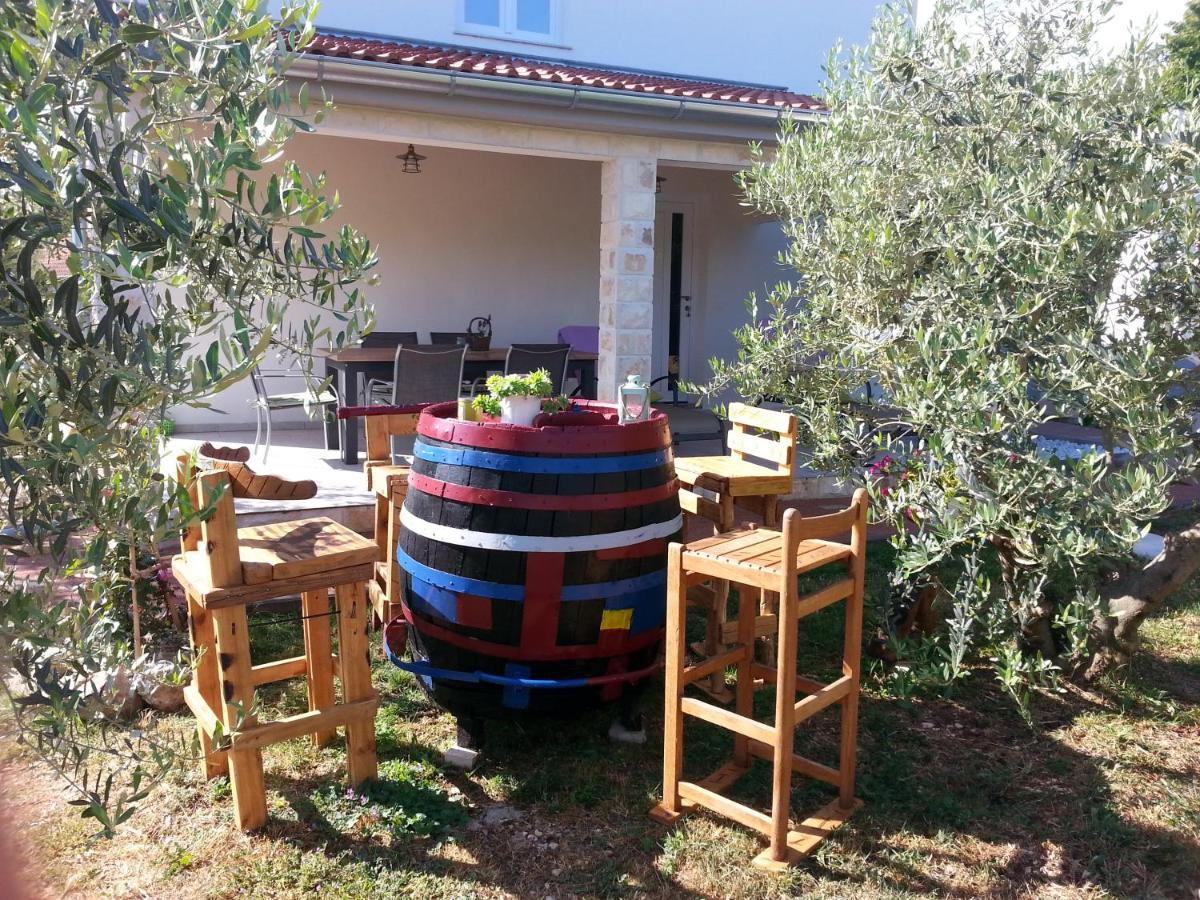 Holiday Home Hrast Debeljak Екстер'єр фото