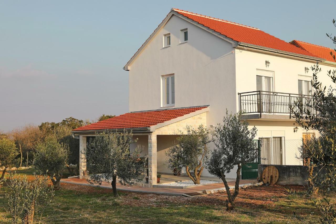 Holiday Home Hrast Debeljak Екстер'єр фото