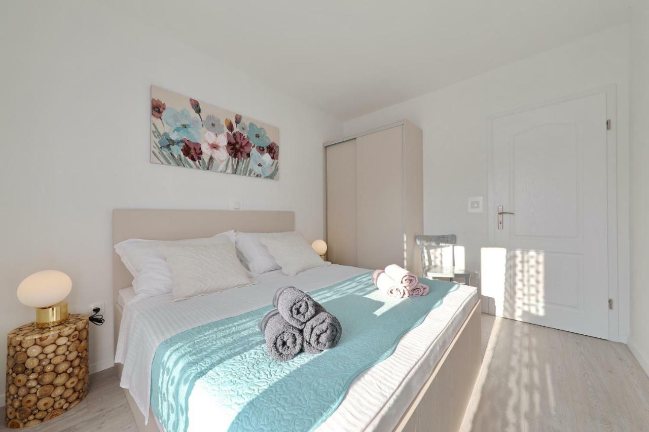 Holiday Home Hrast Debeljak Екстер'єр фото
